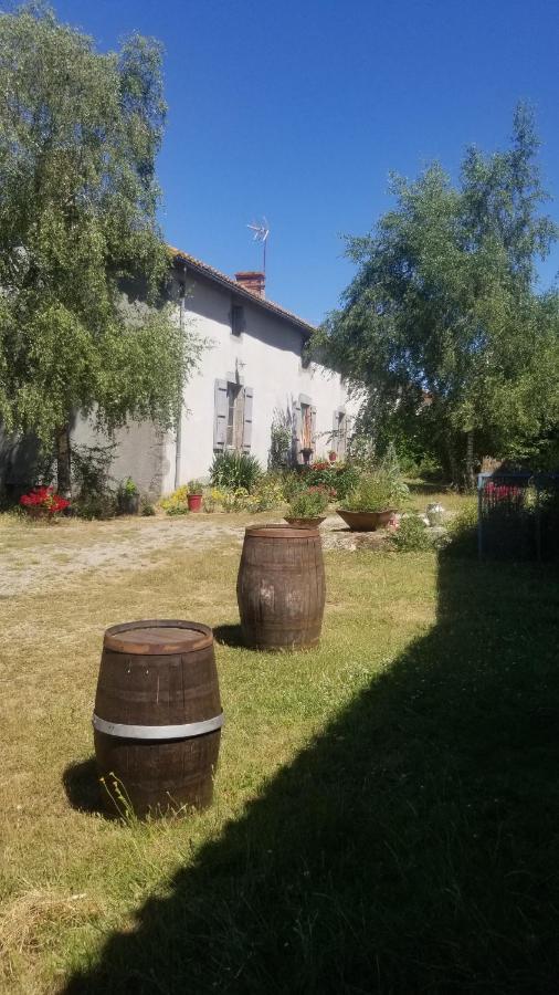 Chambres Et Gite Dans Un Lieu Calme Et Champetre Gourge Les Grippeaux Proche Parthenay Buitenkant foto